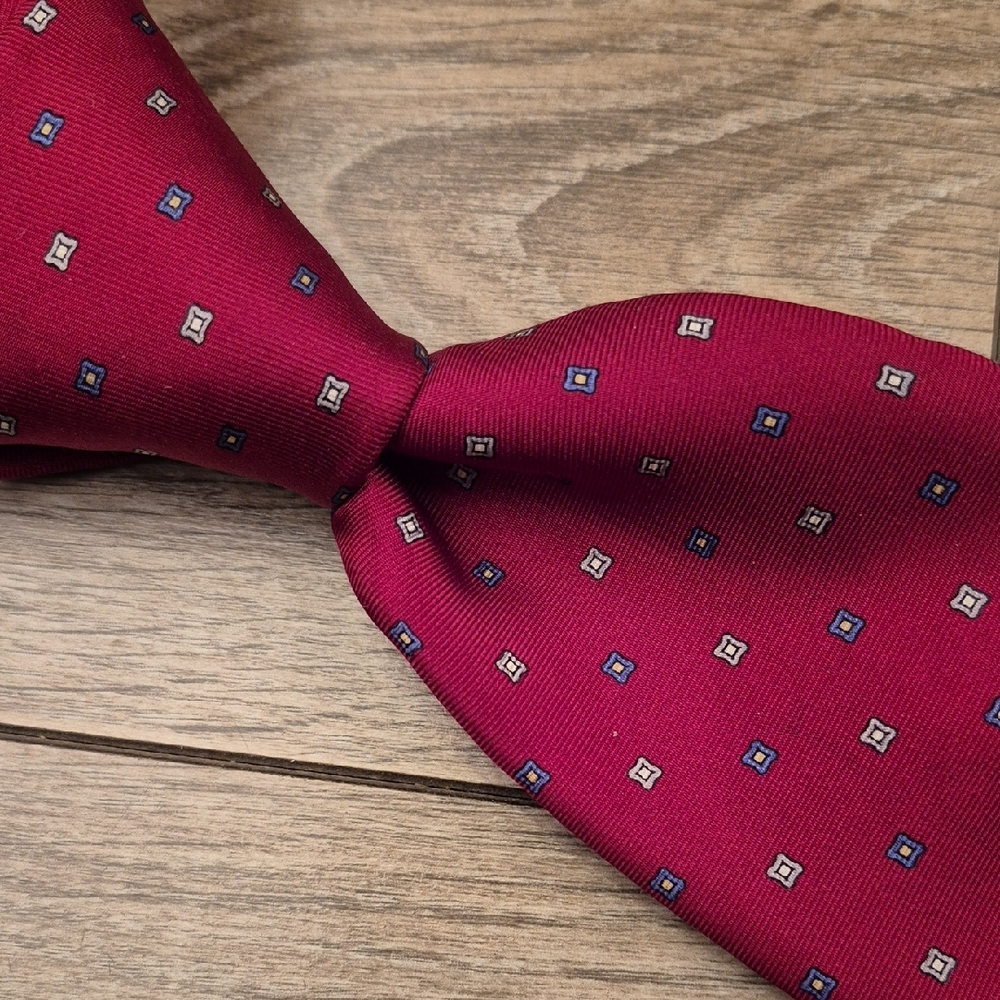 CHRISTIAN DIOR Dark Red Floral Like Pattern Silk Mens Tie VTG